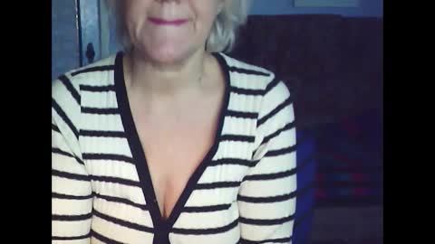 larisaq4ugo24 online show from 02.11.25