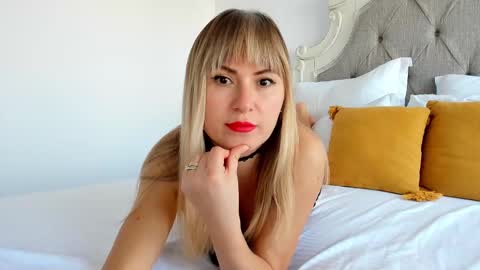 Larissa online show from 02.14.25