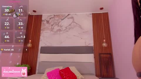 Snapshot of larsonmia chatting on 02.27.26 MIA online show from 02.27.26