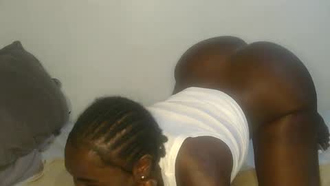 larvy12 online show from 04.06.26