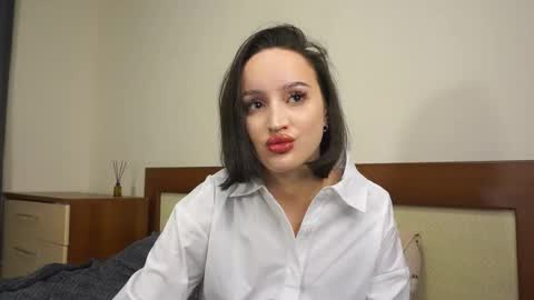 lashundamciver online show from 11.17.25