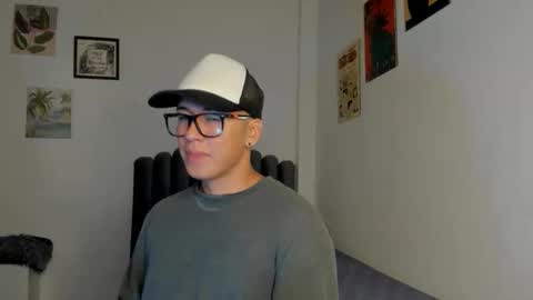 Snapshot of lass_nazar chatting on 10.23.25 lass_nazar online show from 10.23.25