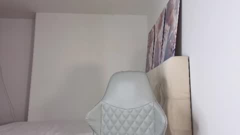 Snapshot of latam_ chatting on 07.18.26 YOUR BABY online show from 07.18.26