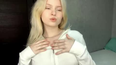 Snapshot of latanyabarthel chatting on 03.18.26 Jay online show from 03.18.26