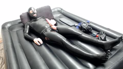 Latexboy93 online show from 10.22.25