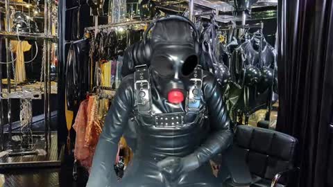 latexlover202 online show from 12.23.24