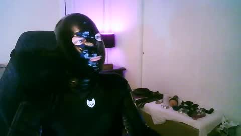 latexminheadroom online show from 10.16.25