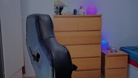  Free OF online show from 10.10.25