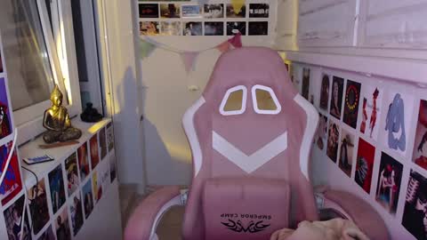 Snapshot of latina_mia chatting on 12.06.24 miiiiiiaaaa online show from 12.06.24