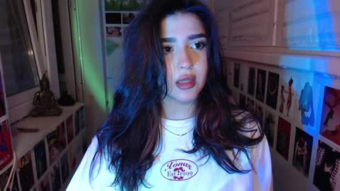 Snapshot of latina_mia chatting on 12.28.24 miiiiiiaaaa online show from 12.28.24