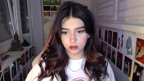 Snapshot of latina_mia chatting on 01.06.25 miiiiiiaaaa online show from 01.06.25