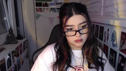 Snapshot of latina_mia chatting on 01.07.25 miiiiiiaaaa online show from 01.07.25