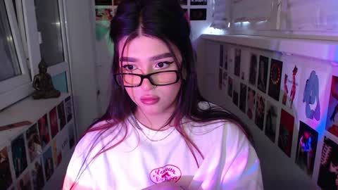 Snapshot of latina_mia chatting on 01.14.25 miiiiiiaaaa online show from 01.14.25