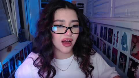 Snapshot of latina_mia chatting on 01.31.25 miiiiiiaaaa online show from 01.31.25