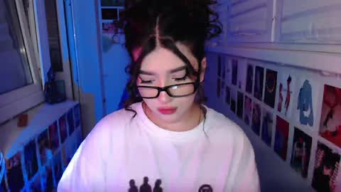 Snapshot of latina_mia chatting on 02.02.25 miiiiiiaaaa online show from 02.02.25