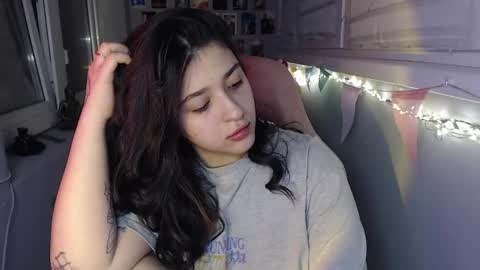 Snapshot of latina_mia chatting on 02.24.25 miiiiiiaaaa online show from 02.24.25