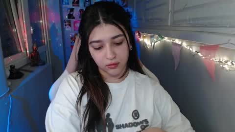 Snapshot of latina_mia chatting on 03.05.25 miiiiiiaaaa online show from 03.05.25