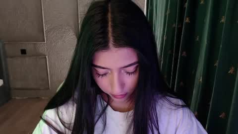 Snapshot of latina_mia chatting on 07.29.26 miiiiiiaaaa online show from 07.29.26