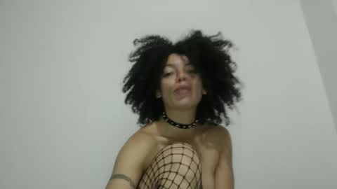 Latinacoka online show from 10.16.25