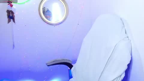 Snapshot of latinamav22 chatting on 06.30.26 latinamav22 online show from 06.30.26