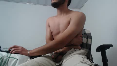 Snapshot of latinbunny7779 chatting on 12.06.24 camilo online show from 12.06.24