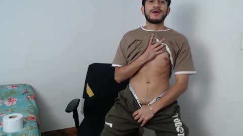 Snapshot of latinbunny7779 chatting on 12.17.24 camilo online show from 12.17.24