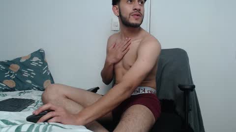 Snapshot of latinbunny7779 chatting on 12.30.24 camilo online show from 12.30.24