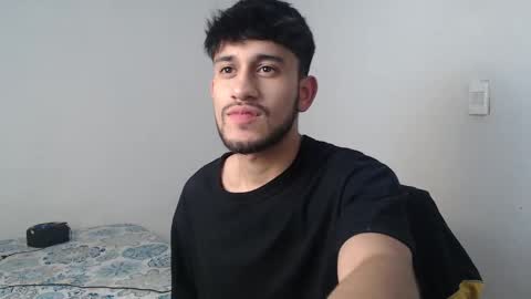 Snapshot of latinbunny7779 chatting on 02.23.25 camilo online show from 02.23.25