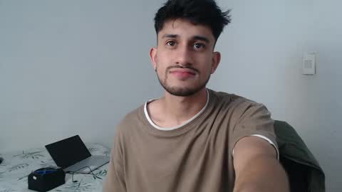 Snapshot of latinbunny7779 chatting on 03.04.25 camilo online show from 03.04.25