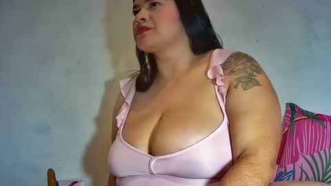 latincurvy1992 online show from 02.17.25