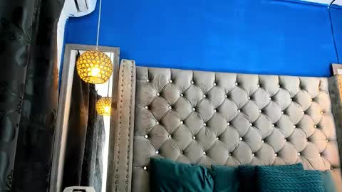 Snapshot of latinhotboys1 chatting on 11.11.25 Zeus online show from 11.11.25