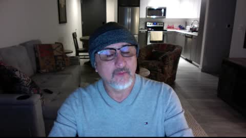 QS - INDEPENDENT MODEL online show from 12.25.24