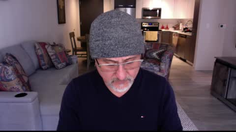 QS - INDEPENDENT MODEL online show from 02.22.25