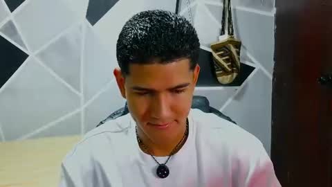 latinohotboy_ online show from 06.13.26