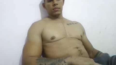 Snapshot of latinoxxl22cm chatting on 02.19.25 latinoxxl22cm online show from 02.19.25