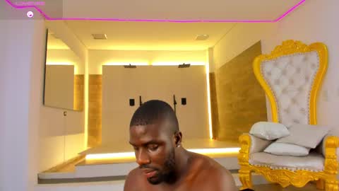 Snapshot of latrellx7 chatting on 12.30.24 LEANDRO online show from 12.30.24