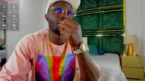 Snapshot of latrellx7 chatting on 02.10.25 LEANDRO online show from 02.10.25