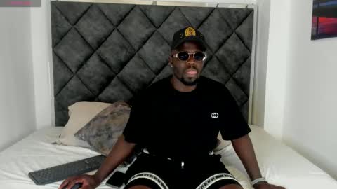 Snapshot of latrellx7 chatting on 09.15.25 LEANDRO online show from 09.15.25