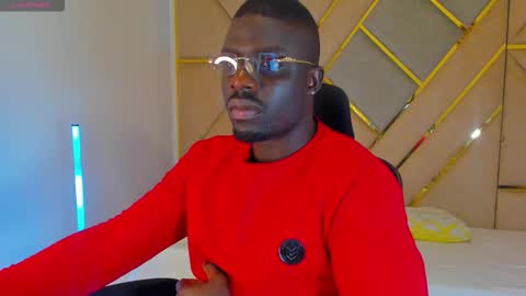 Snapshot of latrellx7 chatting on 11.28.25 LEANDRO online show from 11.28.25