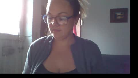 Snapshot of lau16310 chatting on 03.19.26 Laura online show from 03.19.26