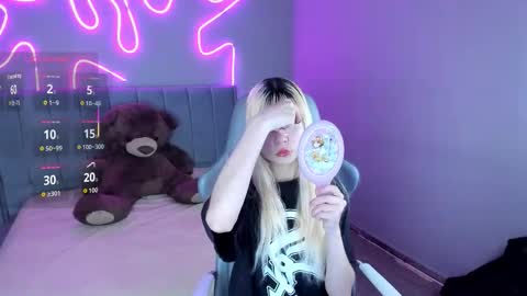 laukyubey1 online show from 10.08.25