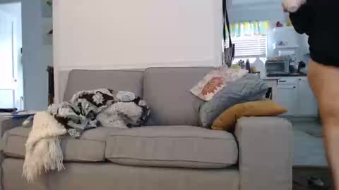 LauLauMa online show from 02.15.25