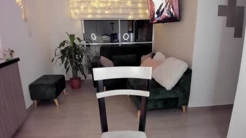 laura cruz online show from 01.20.25