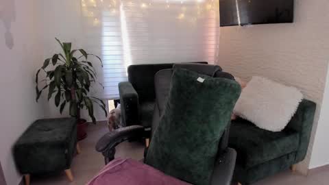 laura cruz online show from 01.22.25