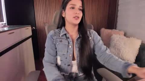 laura cruz online show from 06.20.26