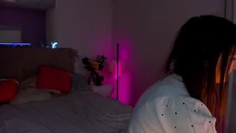 Laura online show from 01.06.25