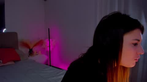 Laura online show from 02.01.25