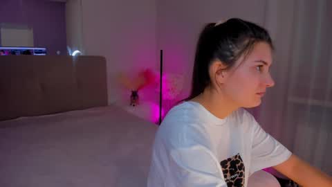 Laura online show from 03.11.25