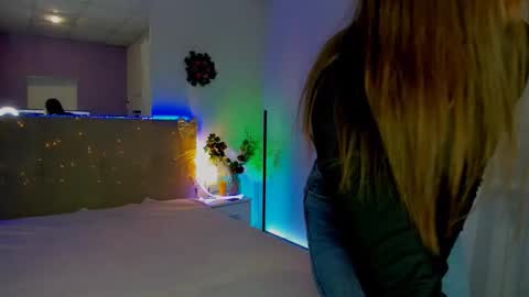 Laura online show from 12.17.25