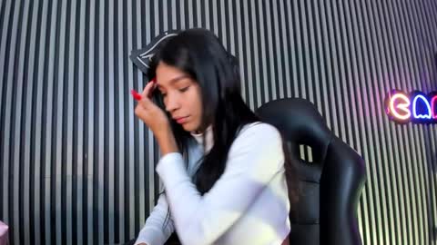 Laura online show from 02.07.25